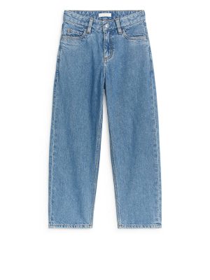 Ami five pocket jeans in relaxed fit, made from medium blue washed GOTS certified organic Italian cotton